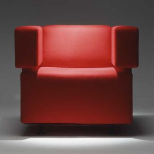 poltrona moderna / in pelle / con braccioli / rossa