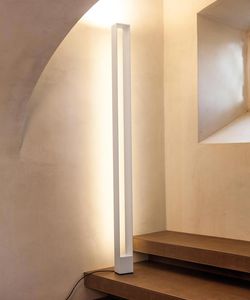 colonna luminosa moderna / in alluminio / in policarbonato / LED
