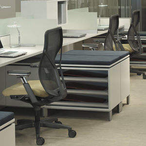poltrona da ufficio moderna / in rete / con rotelle / con base a stella