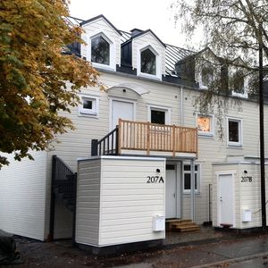 casa prefabbricata / moderna / con struttura in legno / ecologica