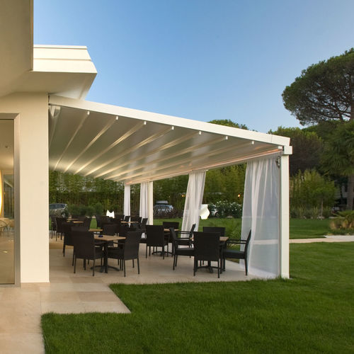 Pergola Addossata Level Pratic S P A In Alluminio Con Copertura