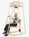 Poltrona a dondolo da giardino design LOW-TECH FACTORY by Chris Kabel & Thomas Kral Droog