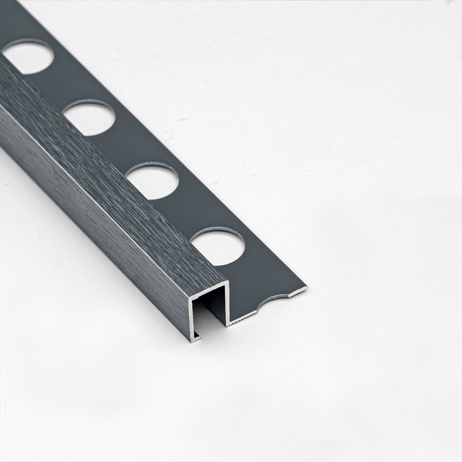 Angolari Interni Ed Esterni In Lega Di Zinco Per Profili Alluminio 20x20, 30x30, 40x40 &ndash; Scanalatura 6/8 Mm
