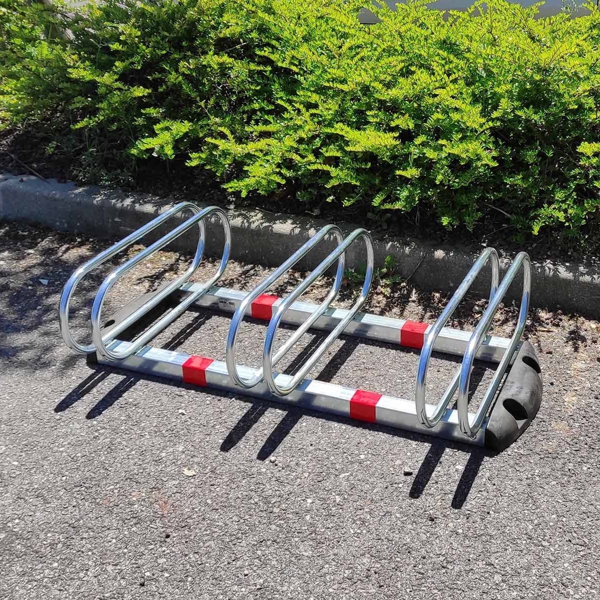 Rastrelliera per pneumatici in ferro Rastrelliera per pneumatici Solida