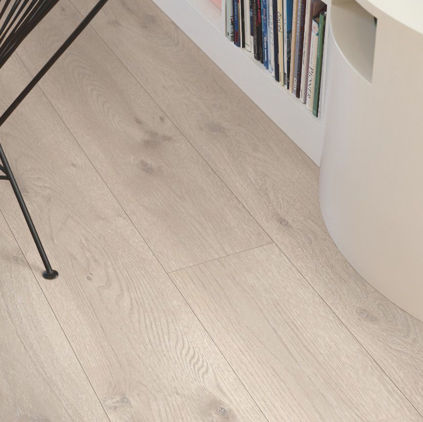 Pavimento Laminato In Rovere L0323 Pergo Flottante A Clic Aspetto Legno Contract