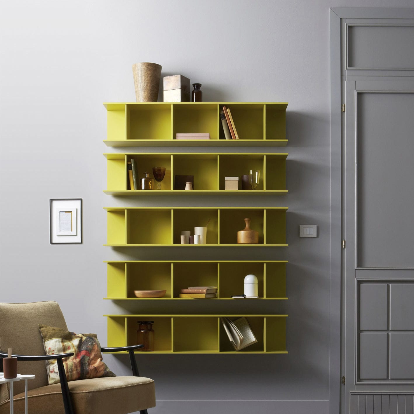Maven Lane Tavolino Artemis Legno Massello Grigio 2 Ripiani 50x50x56 Cm