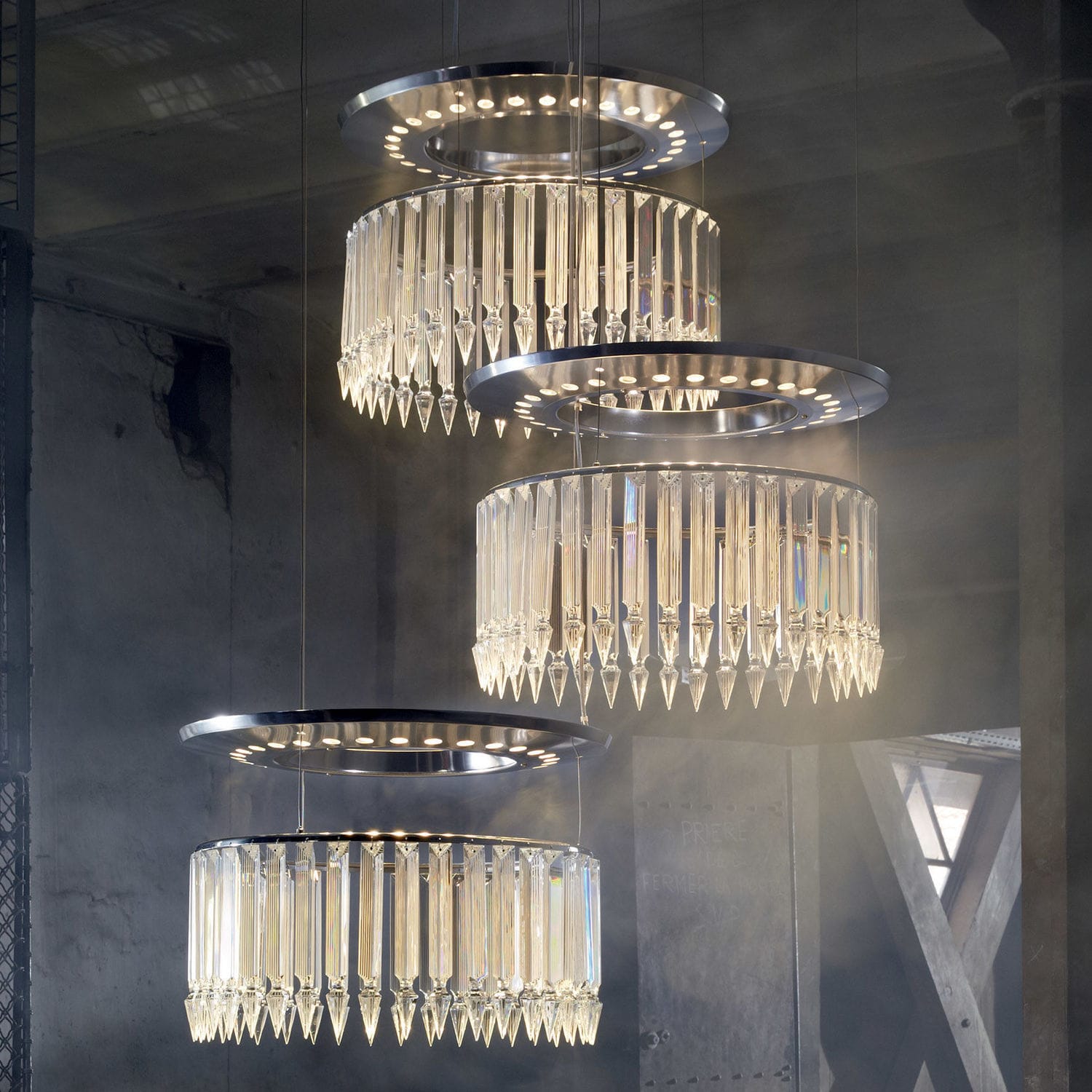 Lustre En Cristal Baccarat – élégance Italienne Et Finition 800
