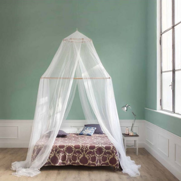 Zanzariera per letto con design abbassabile e pratica custodia