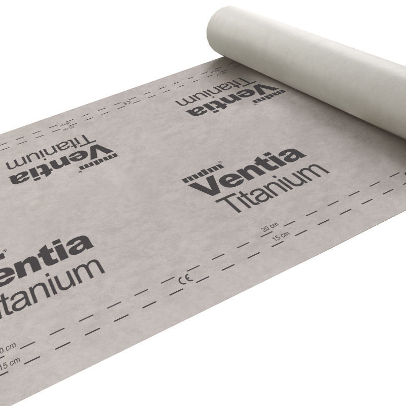 VICENTINO - Prova A Passare Sotto Il Ponte Della Ferrovia E Rimane Incastrato