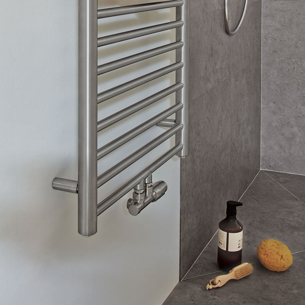 Portasciugamani E Gancio A Muro In Acciaio Inox Spazzolato – Design Esclusivo, 53.5x53.5x50 Mm, Con Viti