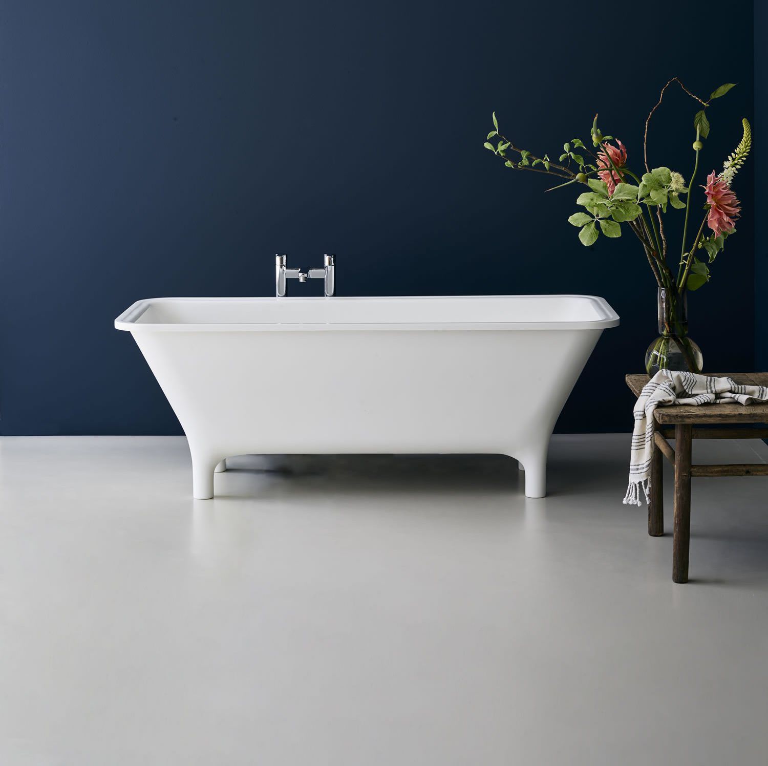 Baignoire Sur Pieds En Fer Des Années 30 - Restaurée, Blanc, 172x77x46cm, Avec Tube De Vidange Neuf