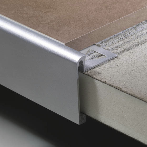 Scritta Originale 'Schwalbe' In Alluminio Per Protezione Ginocchio – Dritta, Lucida, Con Perni Di Fissaggio – Ricambio Per Simson KR51