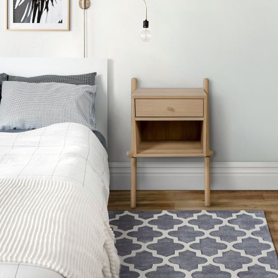 Homes Carey Comodino Contemporaneo – Legno, Con Ricarica USB E Prese, Cassetto Nascosto, Castano
