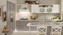 Cucina classica / in legno / con impugnature