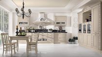 Cucina classica / in legno / con impugnature