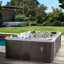 Spa fuoriterra / quadrata / 3 posti / 2...