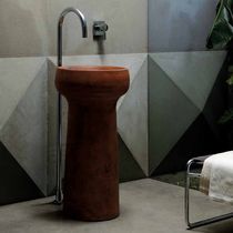 Lavabo a pavimento / in ceramica / in terracotta...