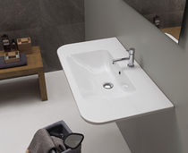Lavabo sospeso / in ceramica / moderno