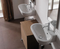 Lavabo doppio / sospeso / in ceramica /...