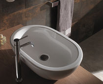 Lavabo da appoggio / in ceramica / ovale...