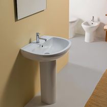 Lavabo da terra / in ceramica / moderno