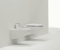 WC sospeso / in ceramica / con sciacquone...