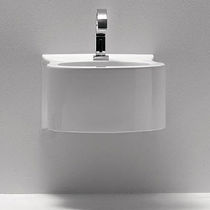 Bidet sospeso / in ceramica