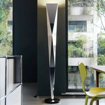 Lampada da terra / in metallo / design originale...