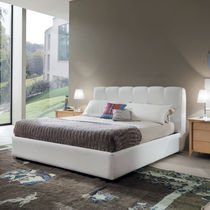 Letto matrimoniale / moderno / imbottito...