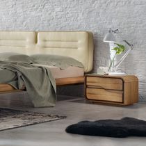 Comodino moderno / in frassino / curvo /...