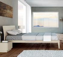 Letto matrimoniale / moderno / con testiera...