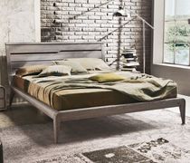 Letto matrimoniale / moderno / con testiera...