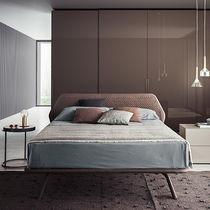 Letto matrimoniale / moderno / imbottito...