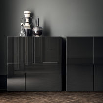 Credenza alta / moderna / in legno laccato...