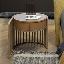Comodino moderno / in rovere / con supporto...