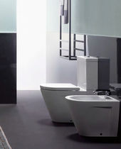 WC monoblocco / in ceramica