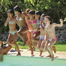 Bordo di piscina in pietra