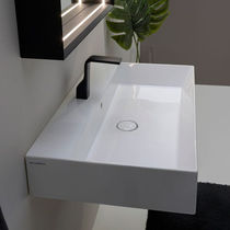 Lavabo sospeso / in ceramica / 1 foro /...