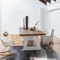 Tavolo moderno / in rovere / in ferro /...