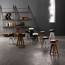 Sgabello moderno / in legno / in pelle /...