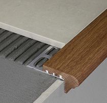 Profilo per gradini in legno / in alluminio