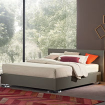 Letto matrimoniale / moderno / con testiera...