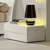 Comodino moderno / in legno laccato / rettangolare