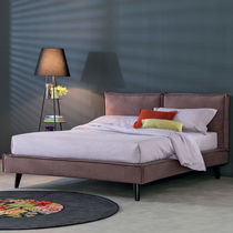 Letto matrimoniale / moderno / imbottito...