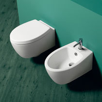 WC sospeso / in ceramica / con sciacquone...