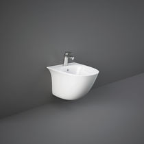 Bidet sospeso / in ceramica