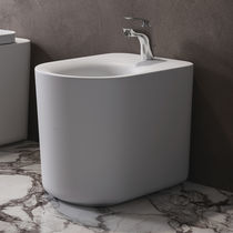 Bidet in ceramica / di Patrick Norguet