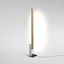 Lampada da terra / in ferro / in rovere...