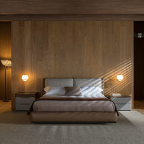 Letto matrimoniale / moderno / imbottito...