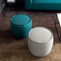 Pouf moderno / in tessuto / in pelle / imbottito